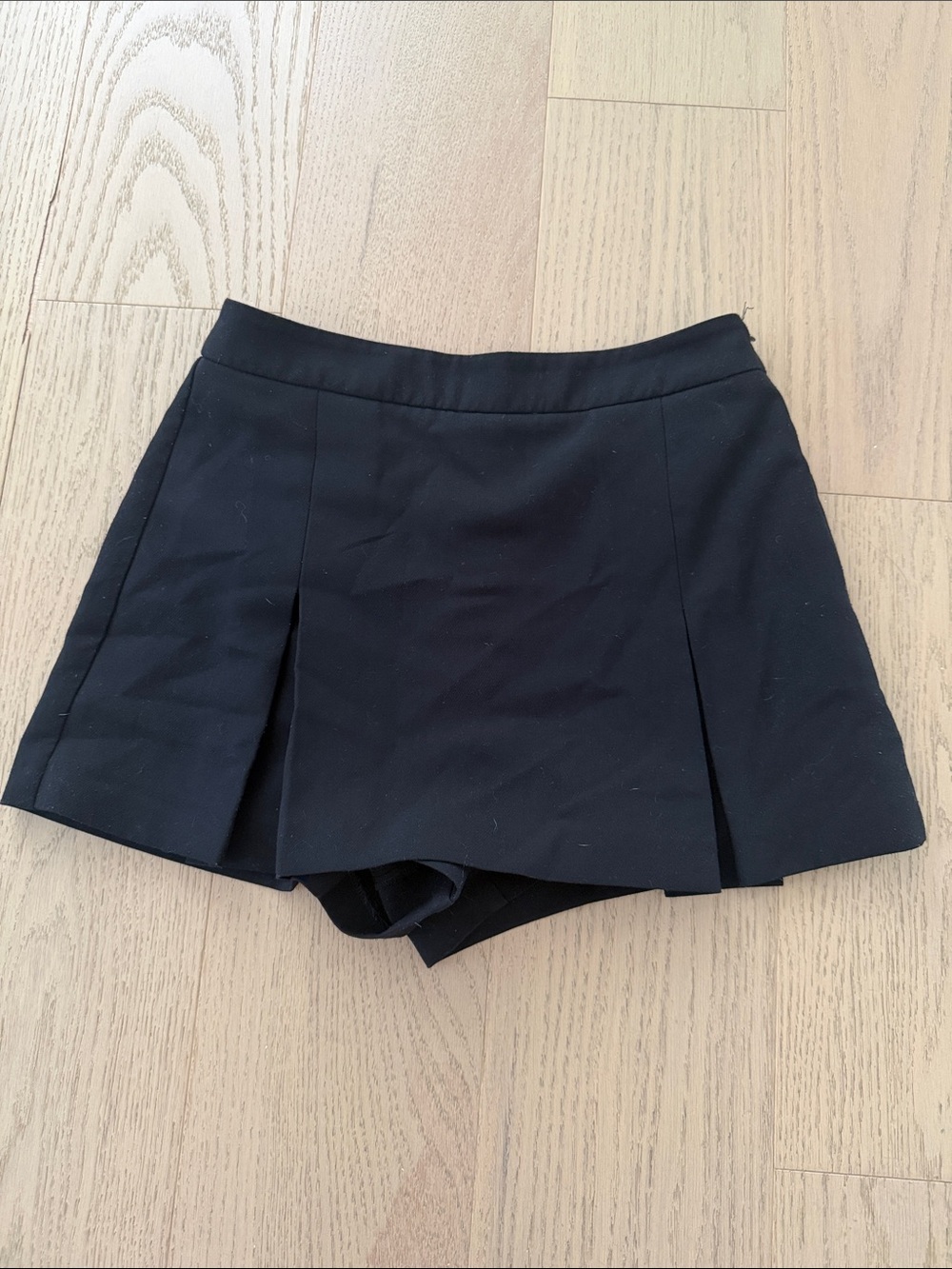 Dynamite pleated skort